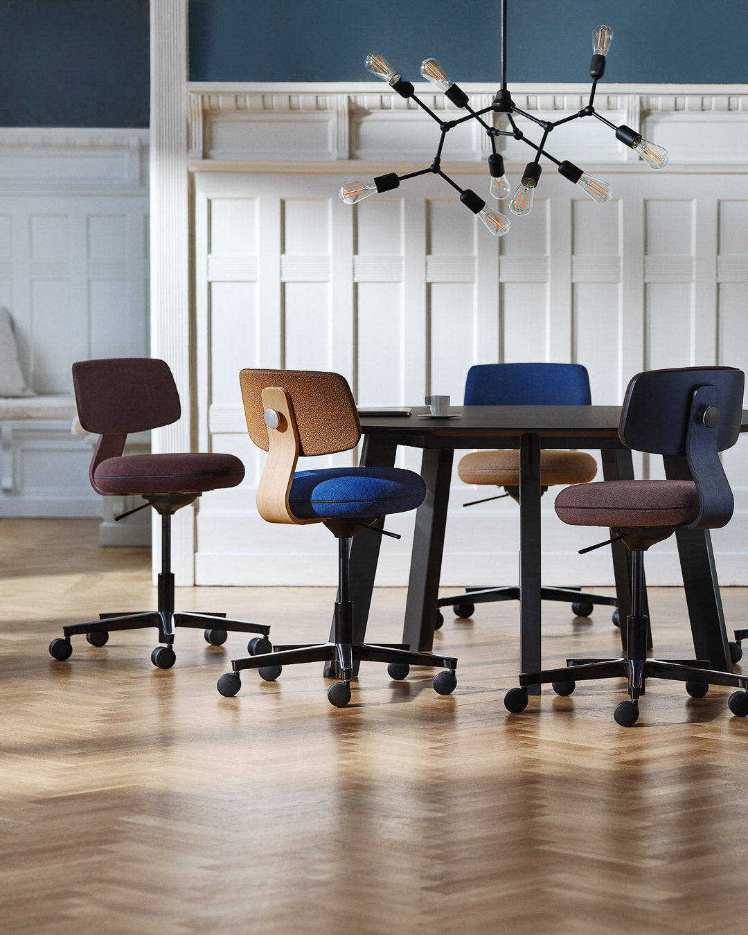 360 Chair - HOW Group