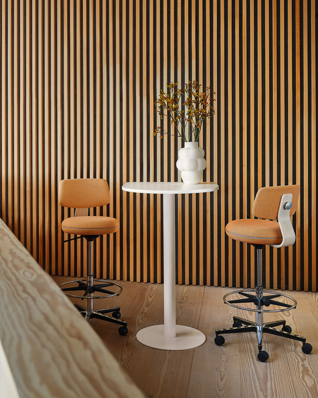 360 Chair - HOW Group