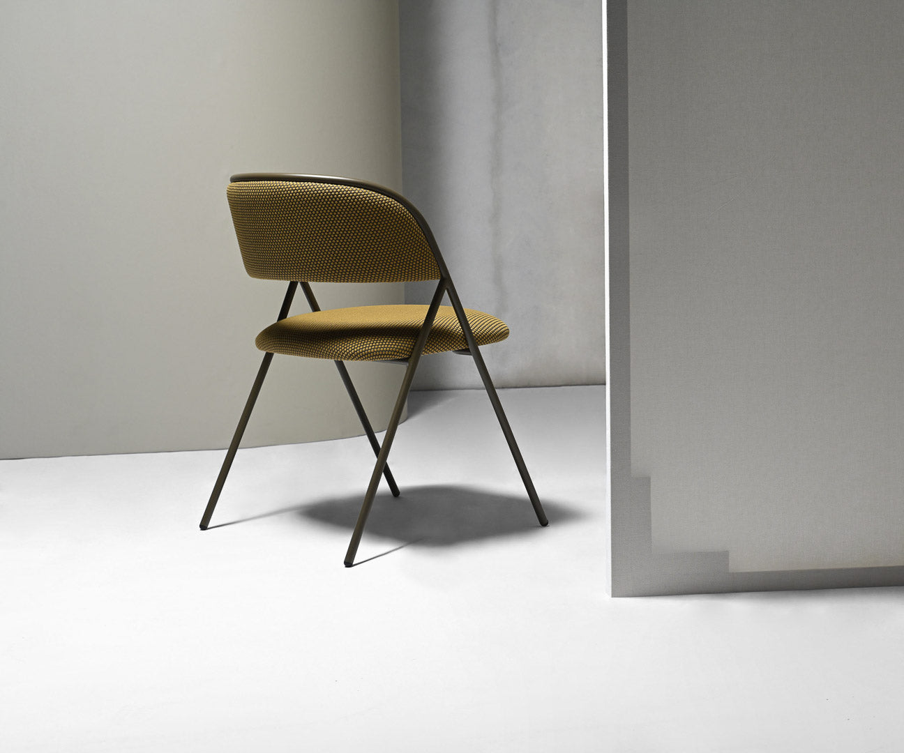 Arial Chair - HOW Group