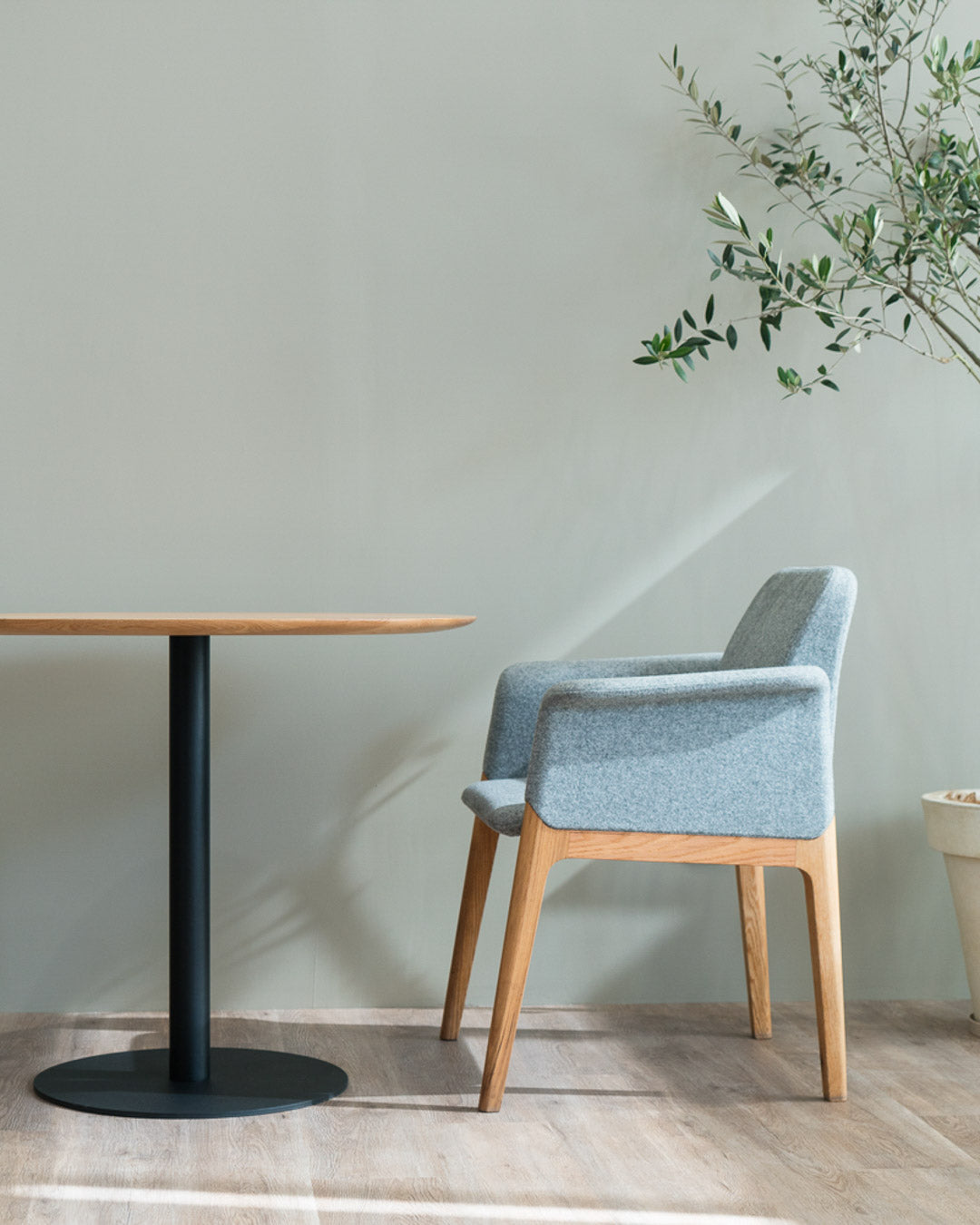 Edge-W Chair - HOW Group