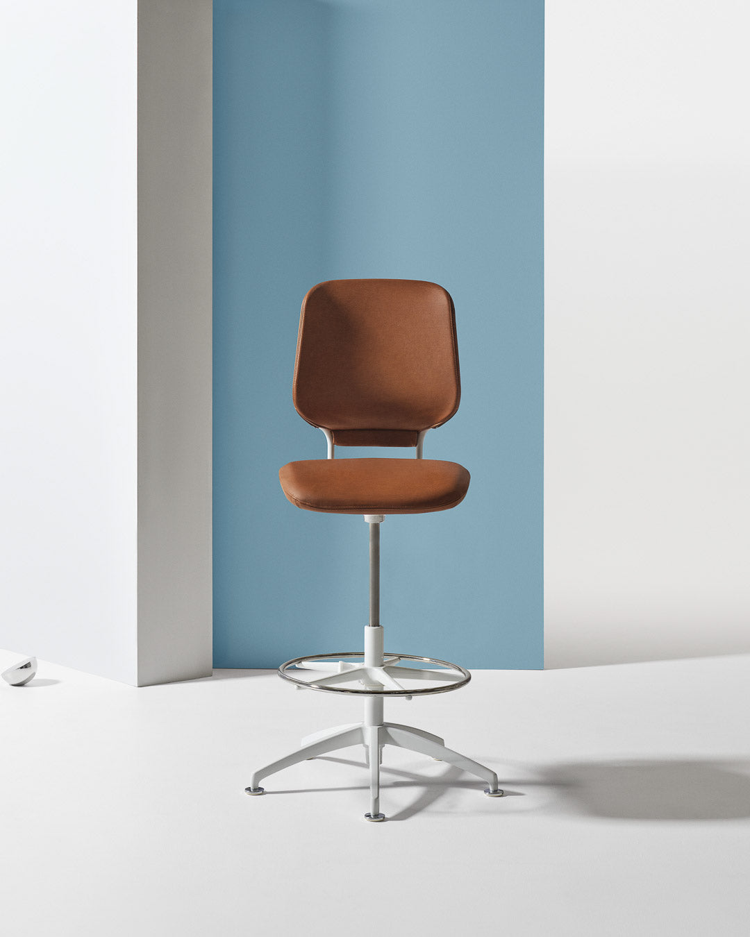 Invite Chair - HOW Group