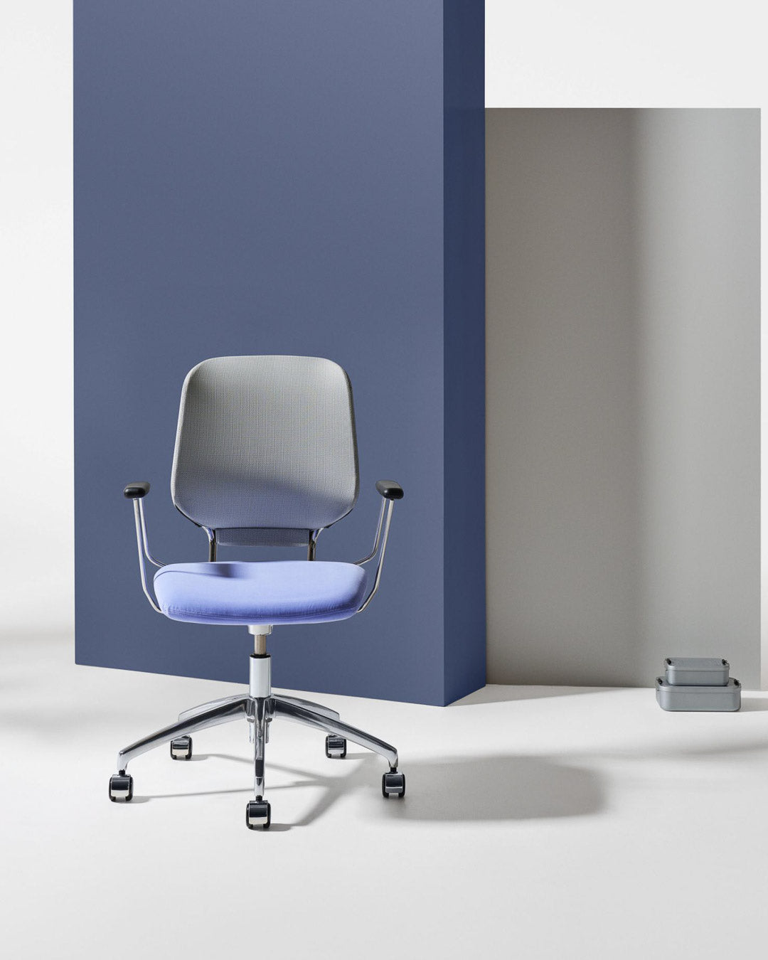 Invite Chair - HOW Group