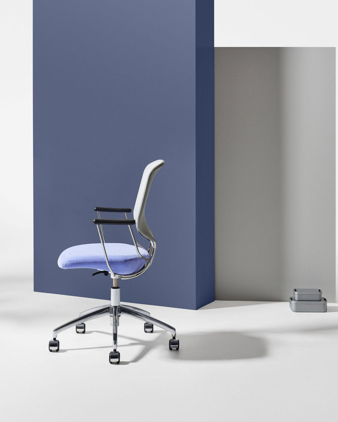 Invite Chair - HOW Group