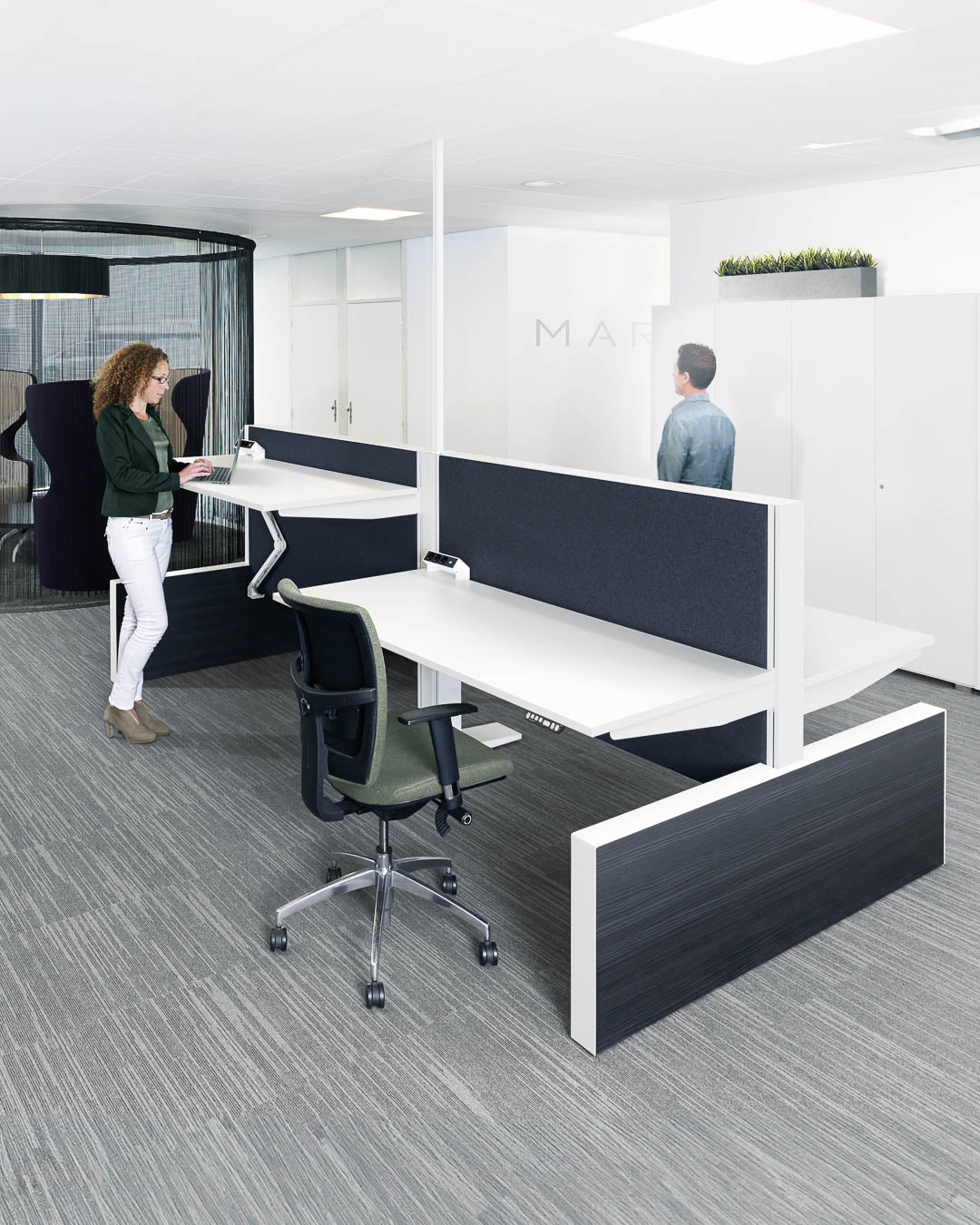MAX Panel Leg - Howgroup