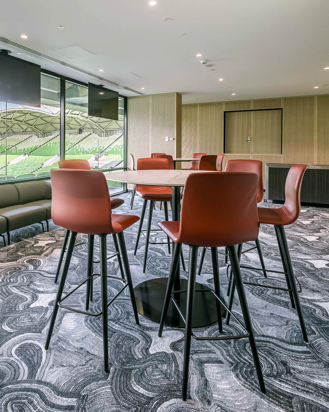 Disc Base Table - HOW Group