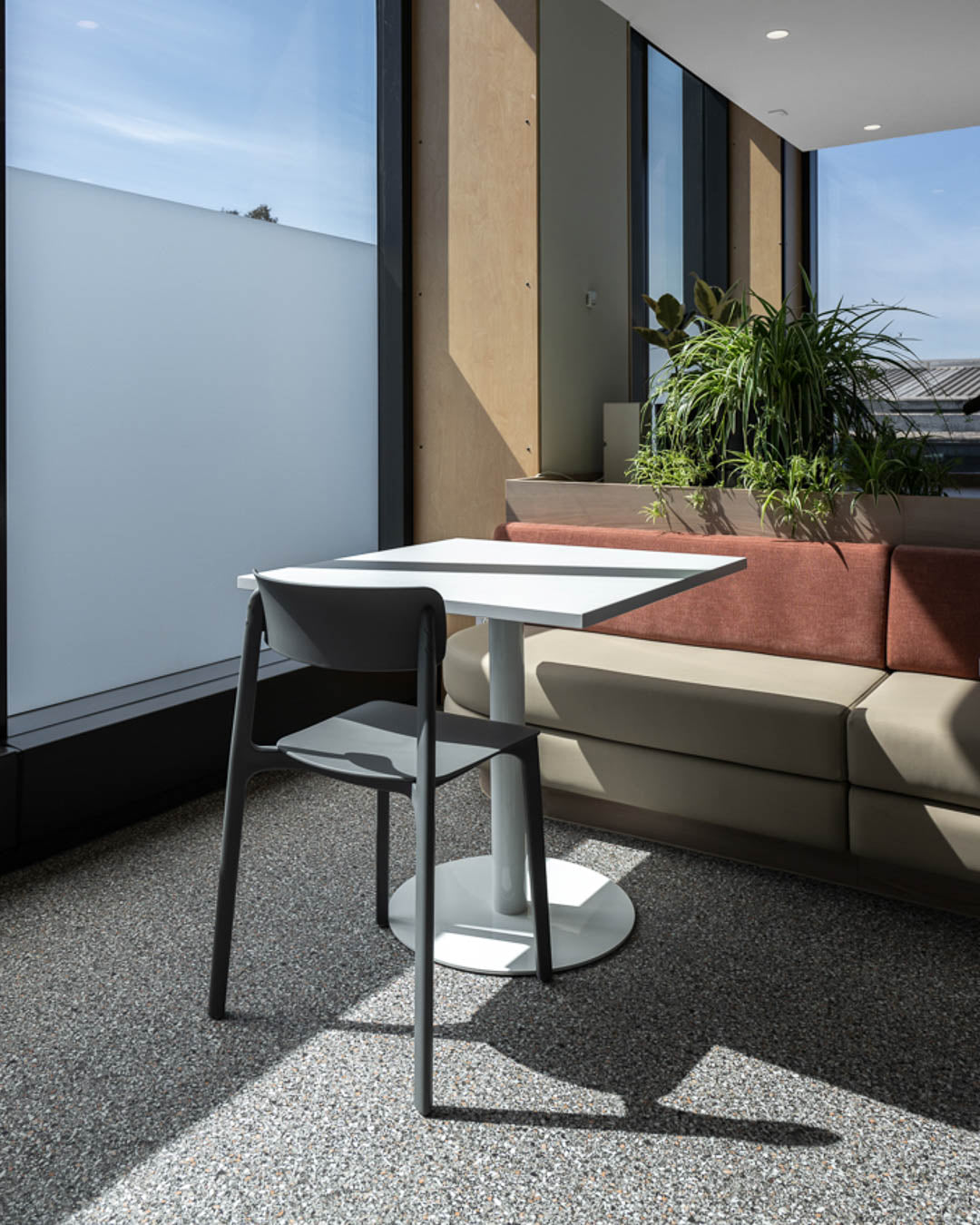 Disc Base Table - HOW Group