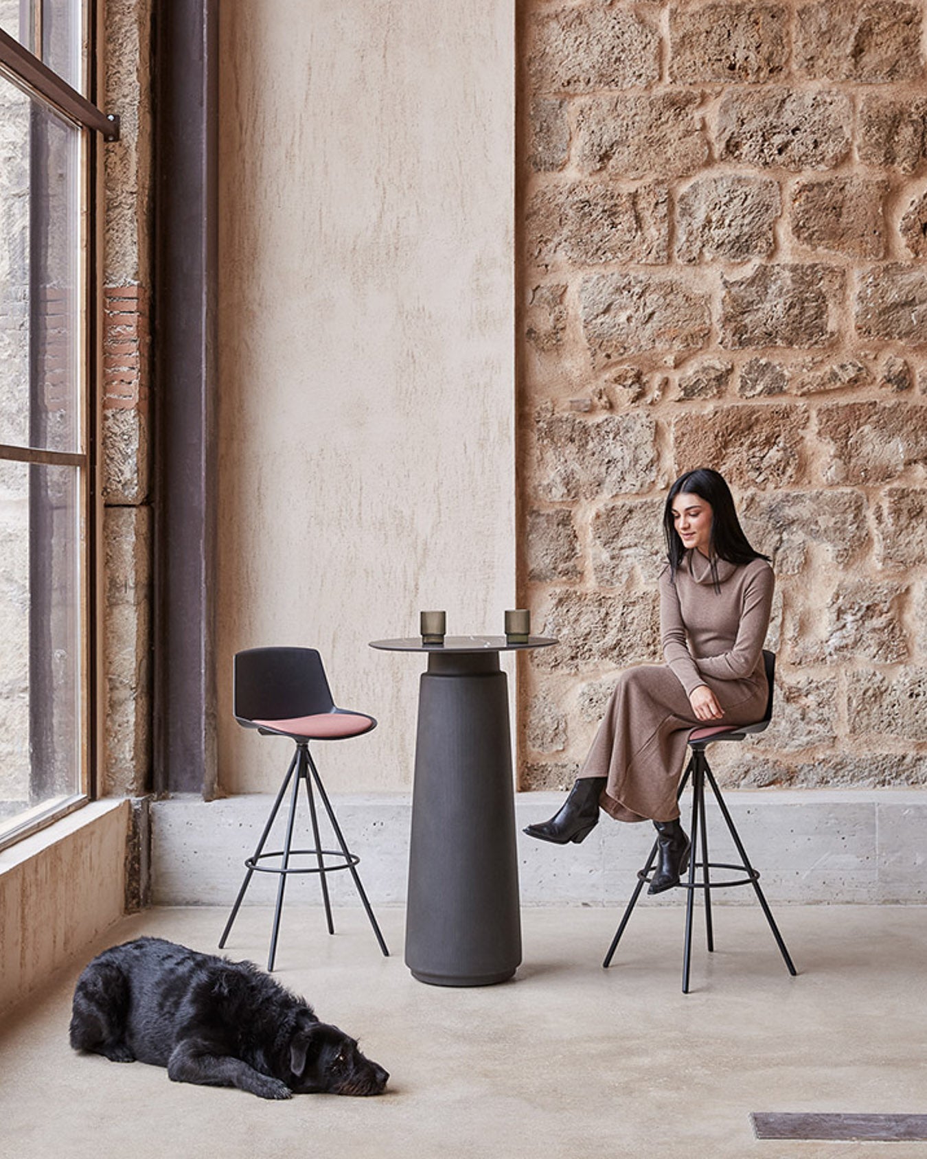 Dorik Table - HOW Group