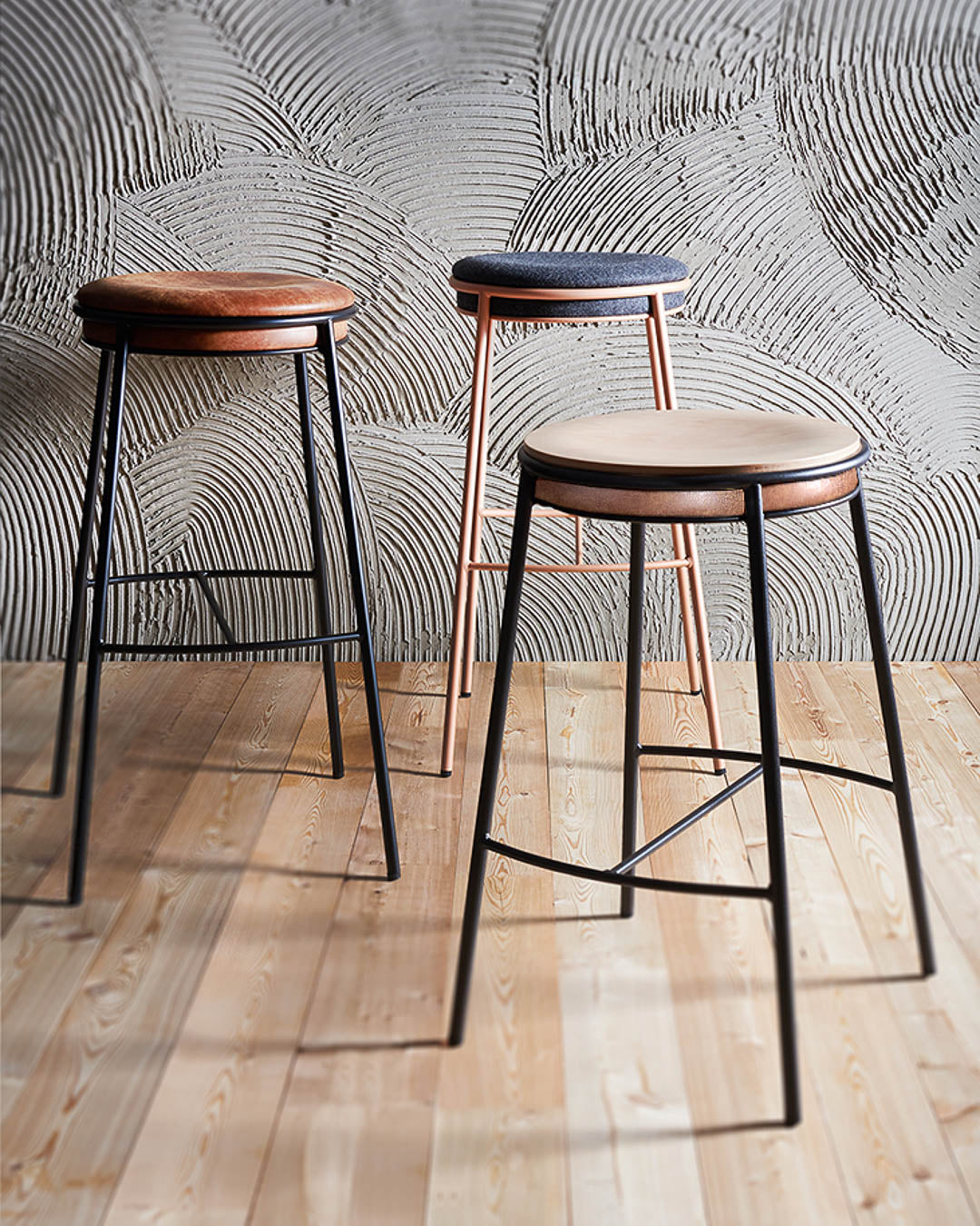 Eman Stool - Howgroup