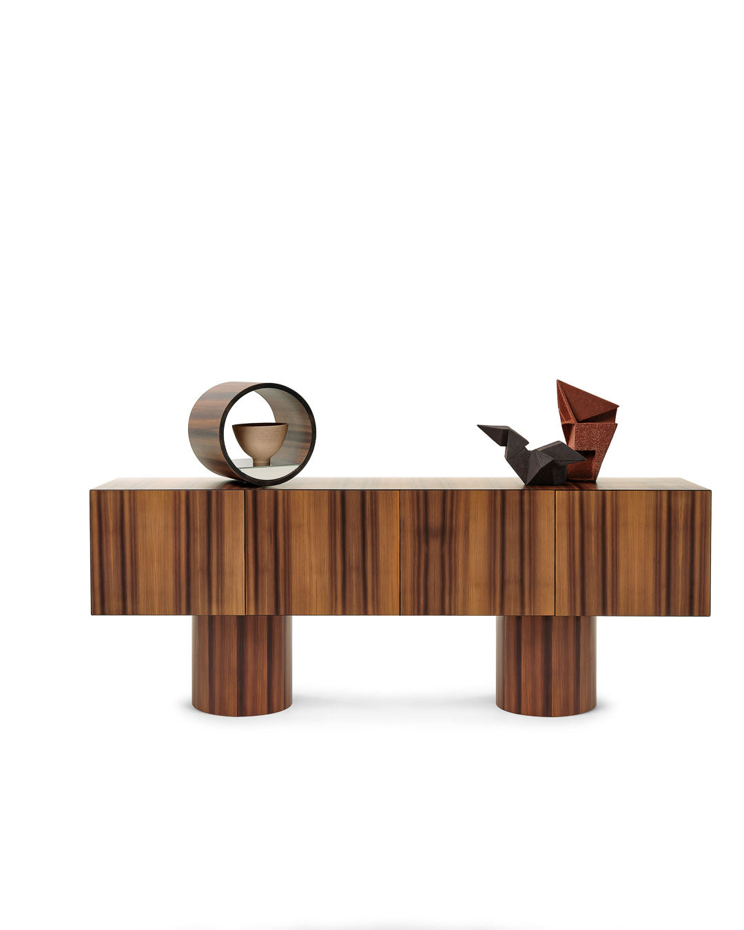 Guinone Sideboard - Howgroup