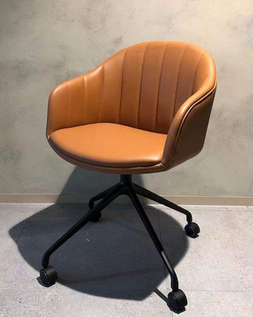 Shell Chair - Howgroup