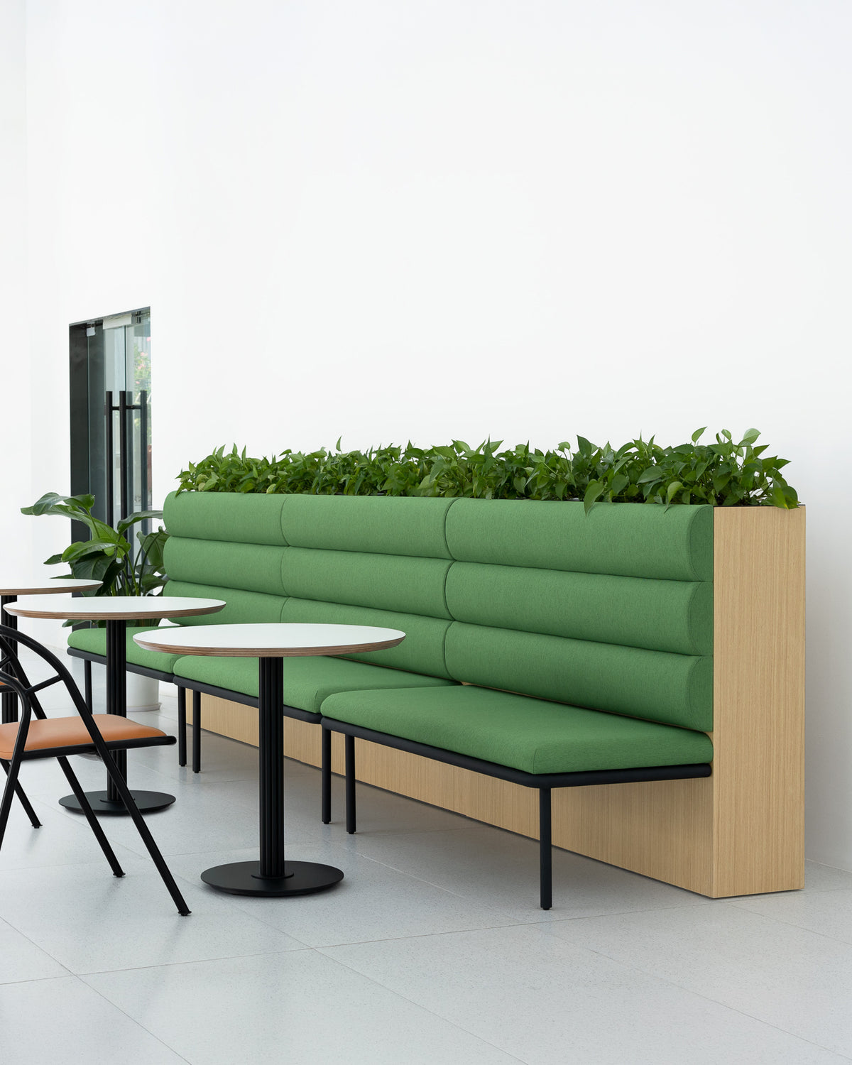 Wally Banquette Lounge - HOW Group