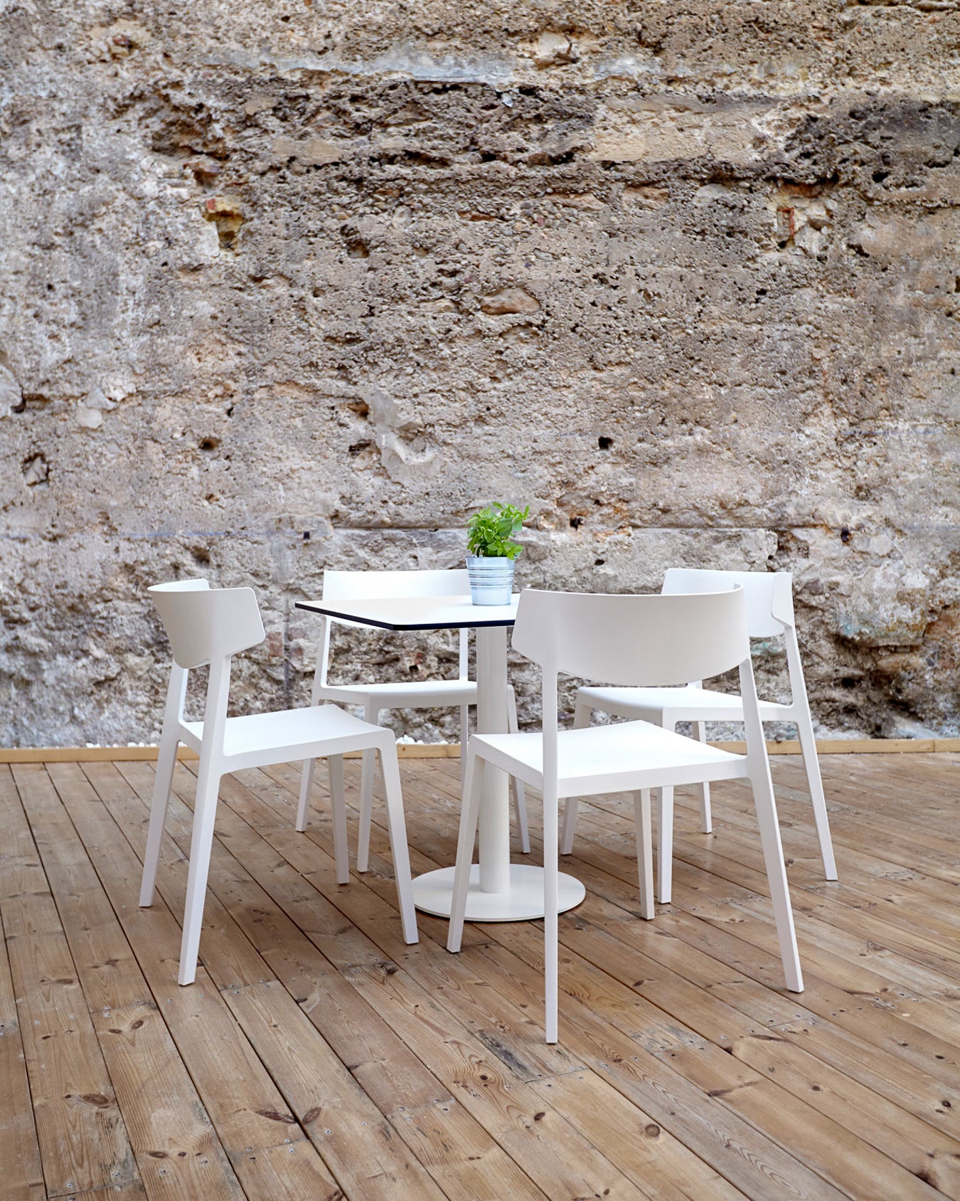 Wing Chair - HOW Group