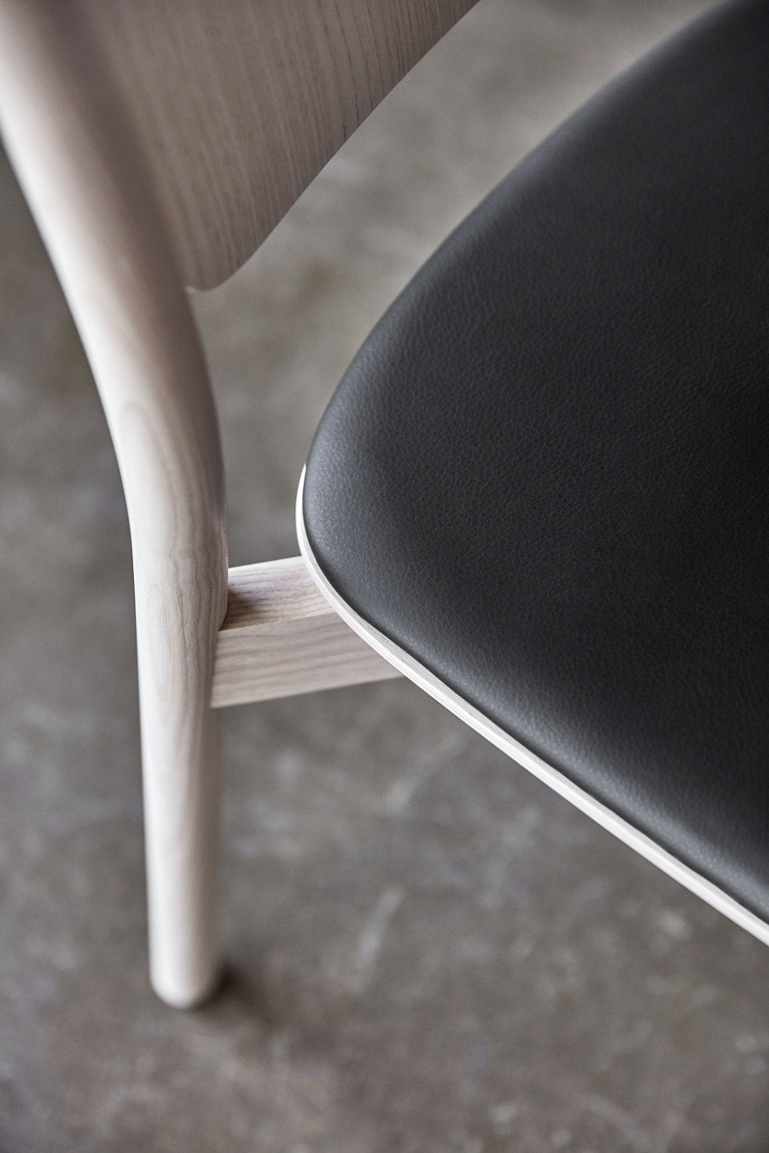 Zoe Chair - HOW Group